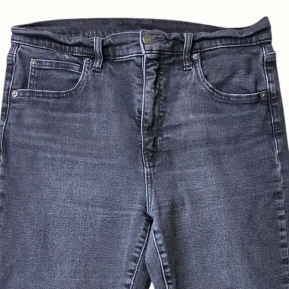 Gap Womens Black Wash 90s Fit Jeans 31/12 Short Frayed Hem - Picture 2 of 7